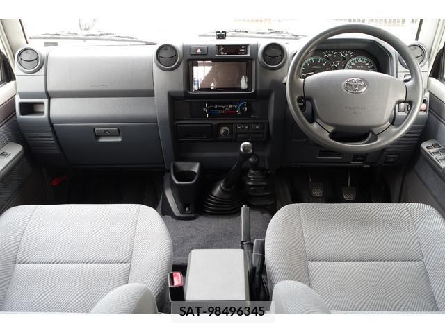 Toyota Land Cruiser 70 2015-01 8054839-13