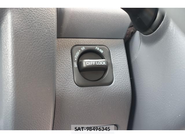 Toyota Land Cruiser 70 2015-01 8054839-17