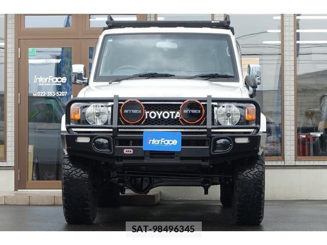 Toyota Land Cruiser 70 2015-01 8054839-3