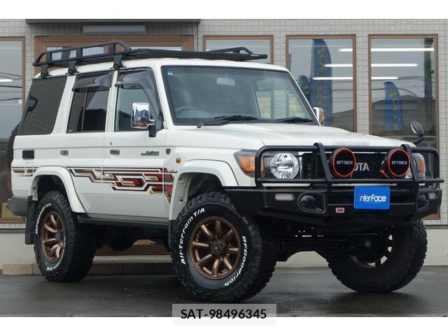 Toyota Land Cruiser 70 2015-01 8054839-5