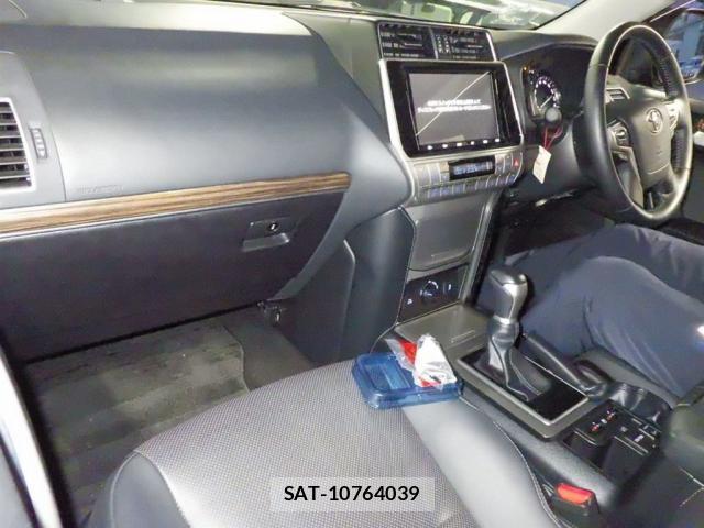 Toyota LAND CRUISER PRADO 2022-05 8053374-2