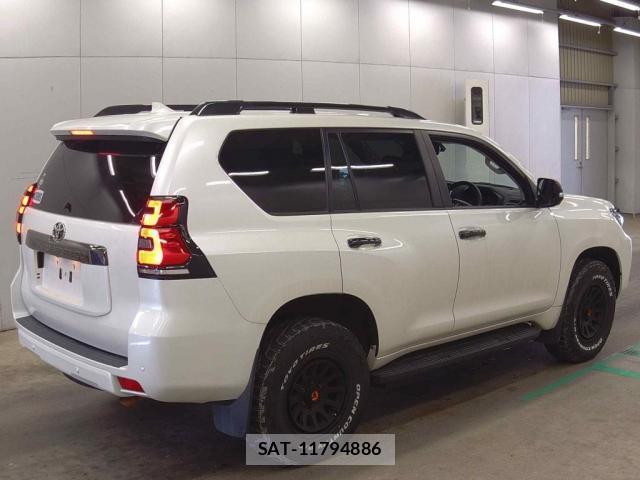 Toyota LAND CRUISER PRADO 2022-07 8053387-1