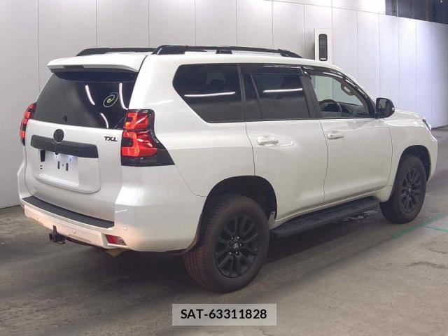 Toyota LAND CRUISER PRADO 2023-03 8053389-1
