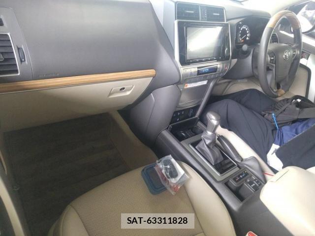 Toyota LAND CRUISER PRADO 2023-03 8053389-2