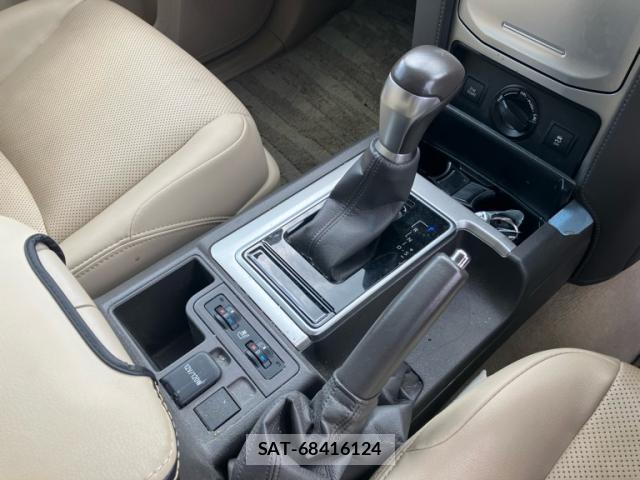 Toyota LAND CRUISER PRADO 2023-07 8053517-18