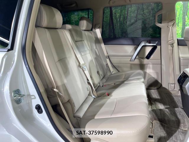 Toyota LAND CRUISER PRADO 2023-07 8053764-8
