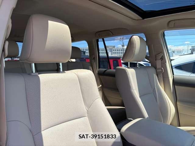 Toyota LAND CRUISER PRADO 2024-02 8055979-11