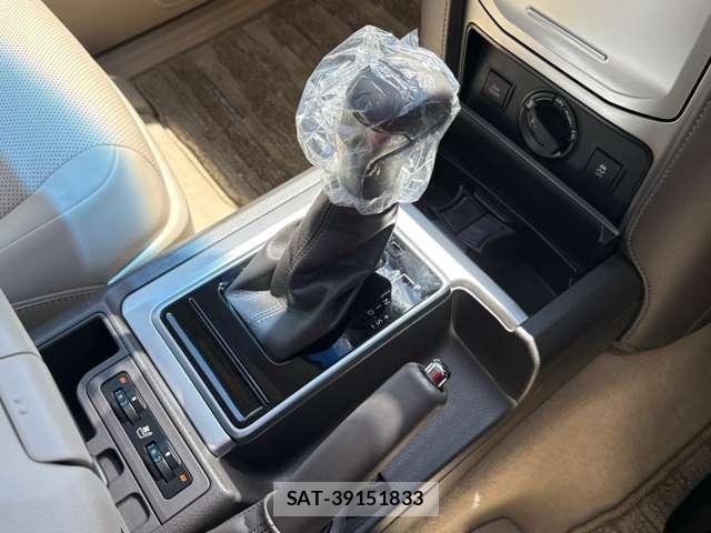 Toyota LAND CRUISER PRADO 2024-02 8055979-17