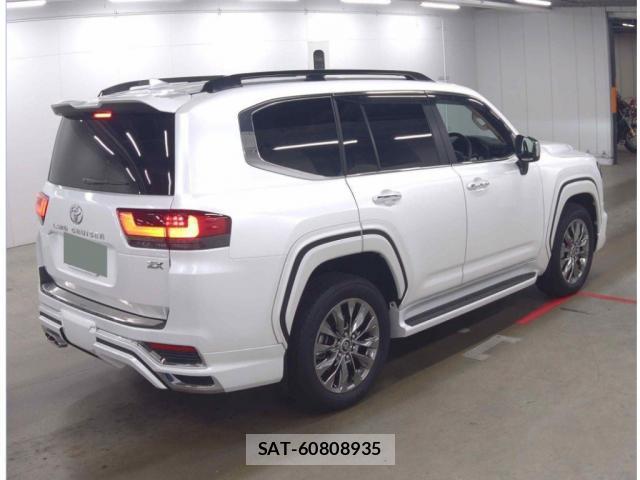 Toyota LAND CRUISER 2024-05 8053311-1