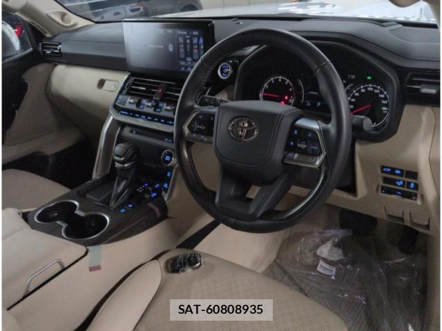 Toyota LAND CRUISER 2024-05 8053311-2