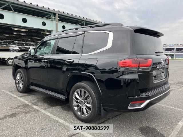 Toyota LAND CRUISER 2023-01 8055825-1