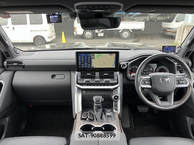 Toyota LAND CRUISER 2023-01 8055825-2