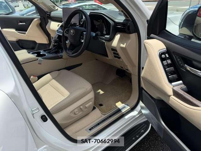 Toyota LAND CRUISER 2025-06 8055951-13