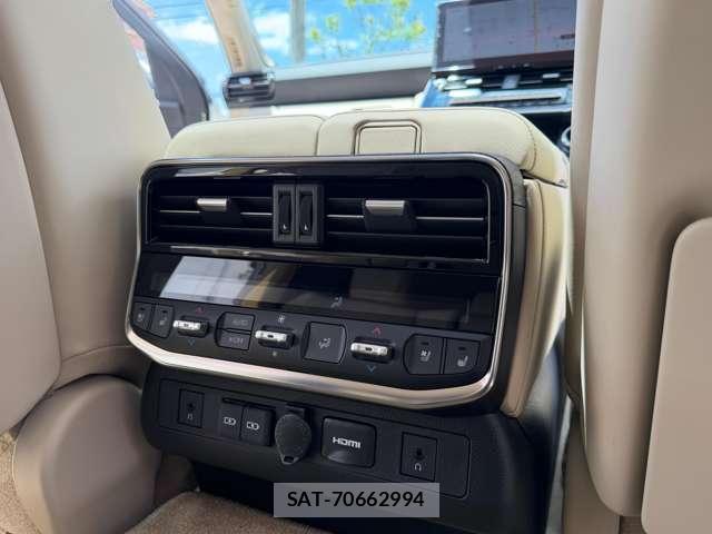 Toyota LAND CRUISER 2025-06 8055951-18