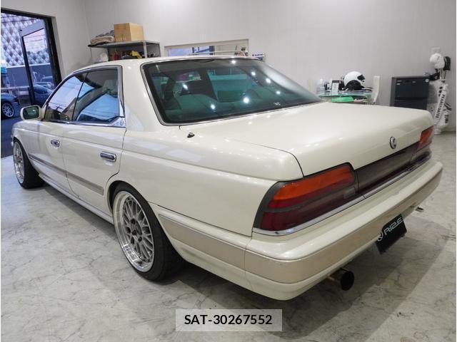 Nissan LAUREL 1990-09 8054450-17
