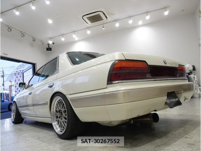 Nissan LAUREL 1990-09 8054450-18