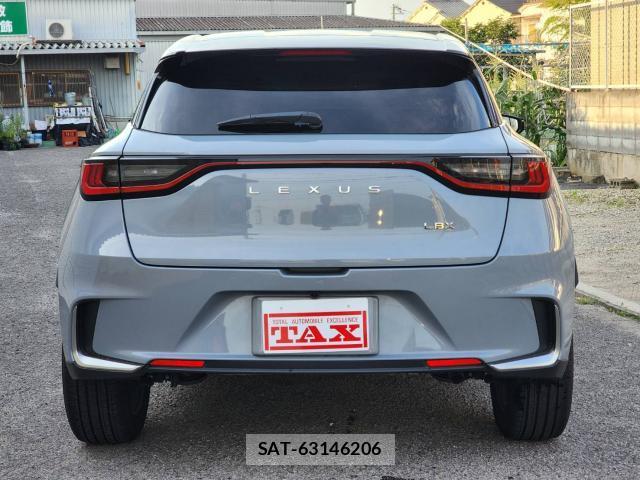 Lexus LBX 2024-02 8055669-5