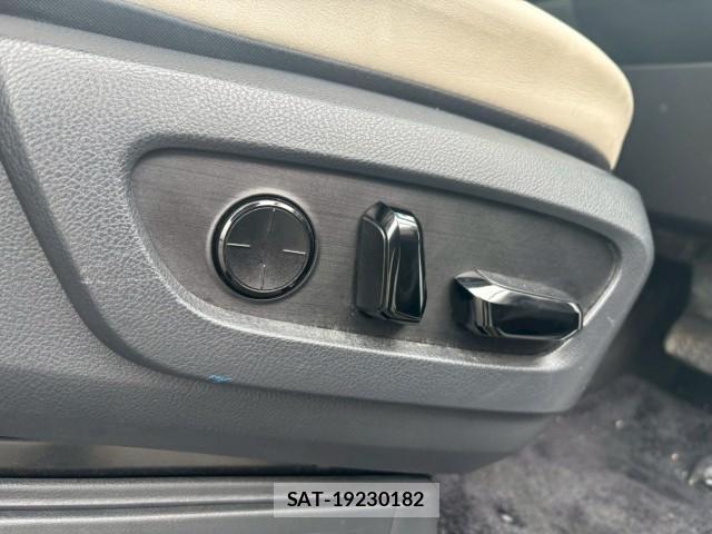 Lexus LM 2024-03 8054469-11