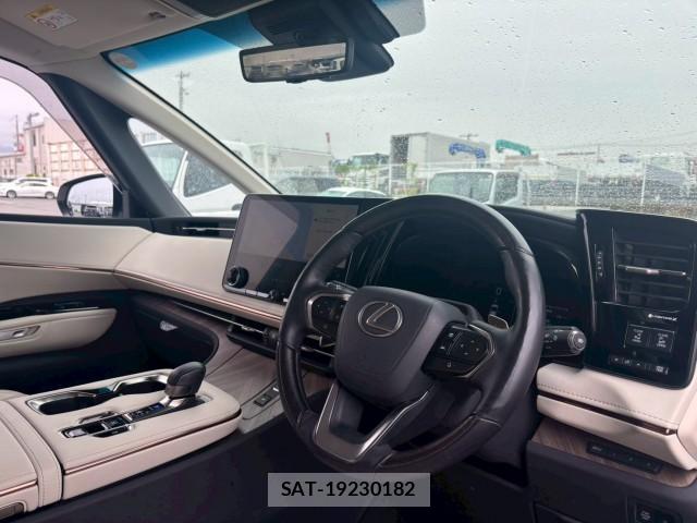 Lexus LM 2024-03 8054469-12
