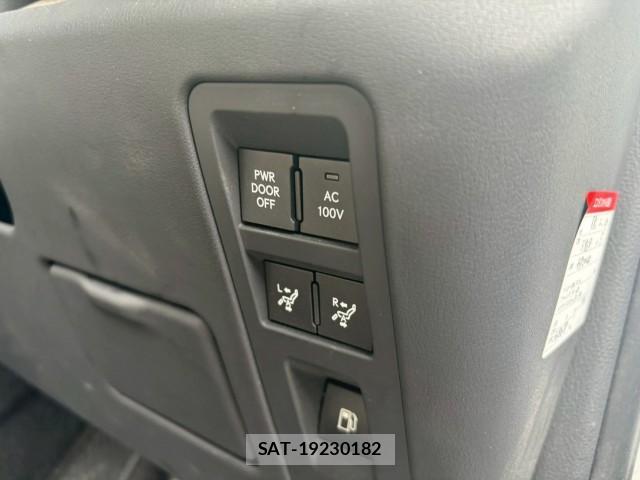 Lexus LM 2024-03 8054469-15