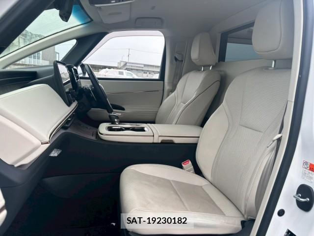 Lexus LM 2024-03 8054469-9