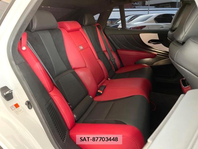 Lexus LS 2021-06 8055447-10