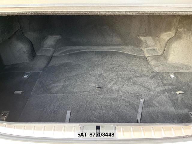 Lexus LS 2021-06 8055447-11