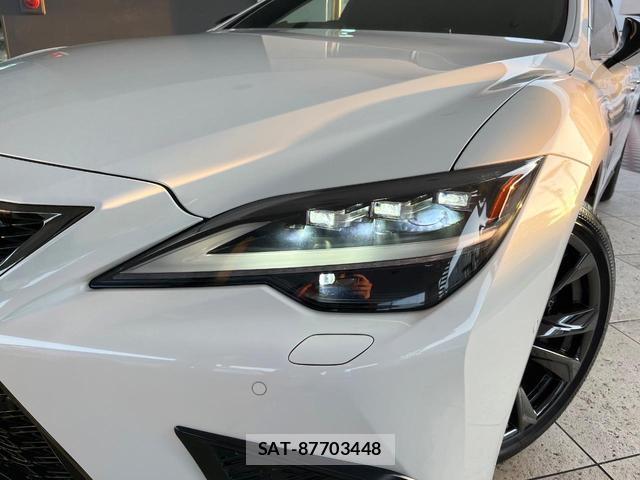 Lexus LS 2021-06 8055447-12