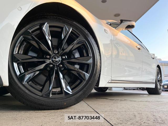 Lexus LS 2021-06 8055447-14