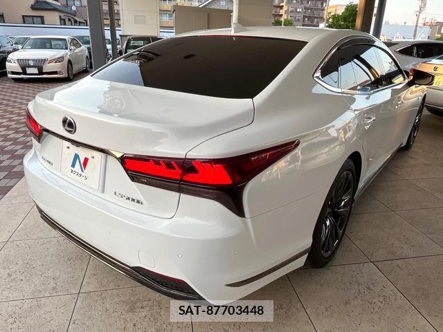 Lexus LS 2021-06 8055447-18