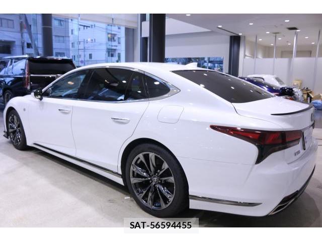 Lexus LS 2021-04 8055506-11