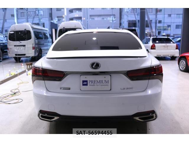 Lexus LS 2021-04 8055506-13