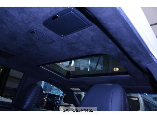 Lexus LS 2021-04 8055506-16
