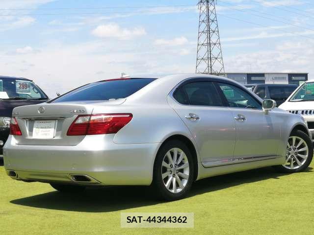 Lexus LS 2010-04 8056038-1