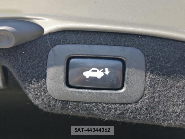 Lexus LS 2010-04 8056038-13