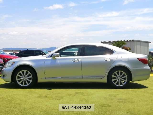 Lexus LS 2010-04 8056038-16