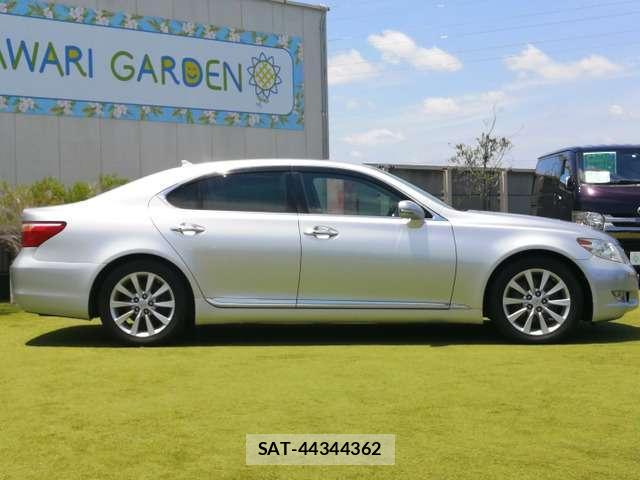 Lexus LS 2010-04 8056038-18