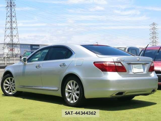 Lexus LS 2010-04 8056038-3