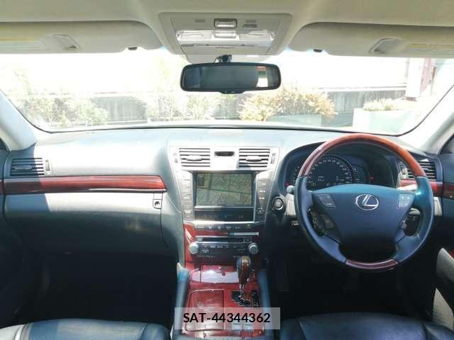 Lexus LS 2010-04 8056038-4