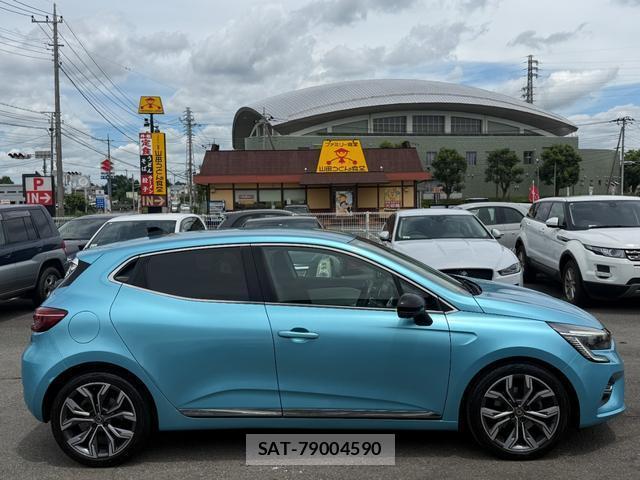 Renault LUTECIA 2021-06 8054879-12