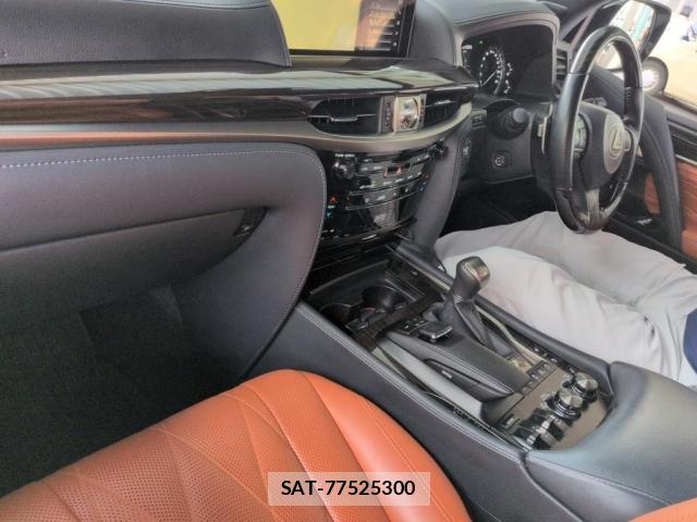 Lexus LX 2018-11 8053381-2