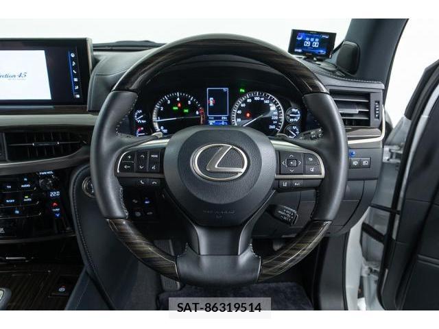 Lexus LX 2018-11 8054552-18