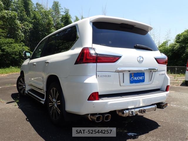 Lexus LX 2016-10 8055416-1