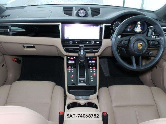 Porsche MACAN 2022-11 8054229-1