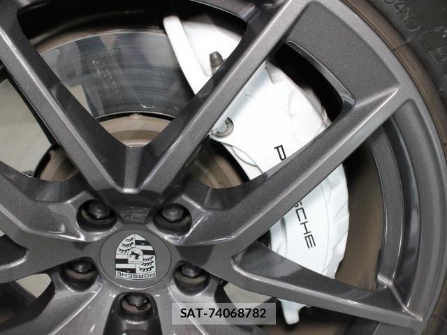 Porsche MACAN 2022-11 8054229-14