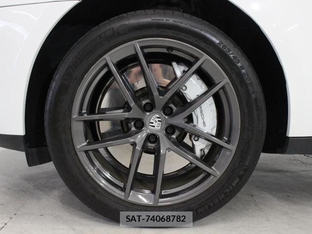 Porsche MACAN 2022-11 8054229-15
