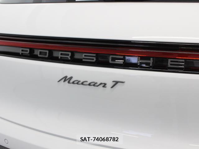Porsche MACAN 2022-11 8054229-19