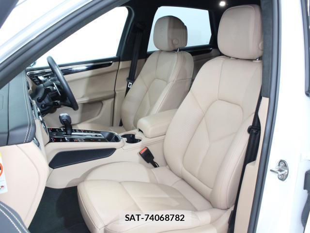 Porsche MACAN 2022-11 8054229-7