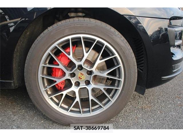 Porsche MACAN 2015-02 8054950-12