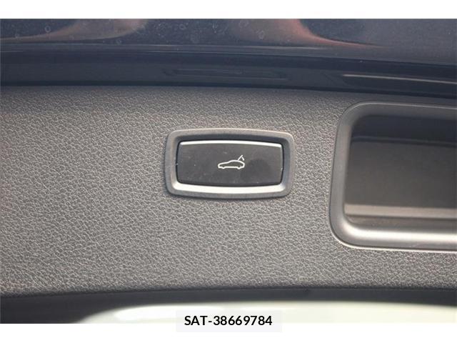 Porsche MACAN 2015-02 8054950-3